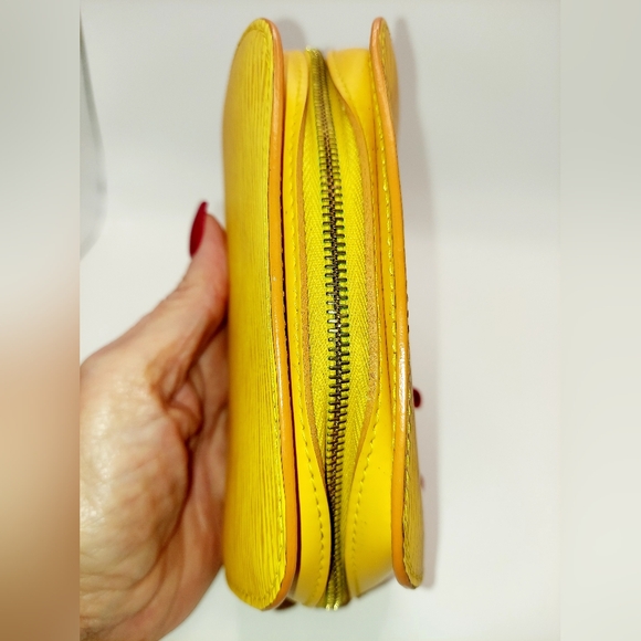 Louis Vuitton Dauphine Pouch In Yellow Epi Leather VGVC COA - Picture 4 of 13